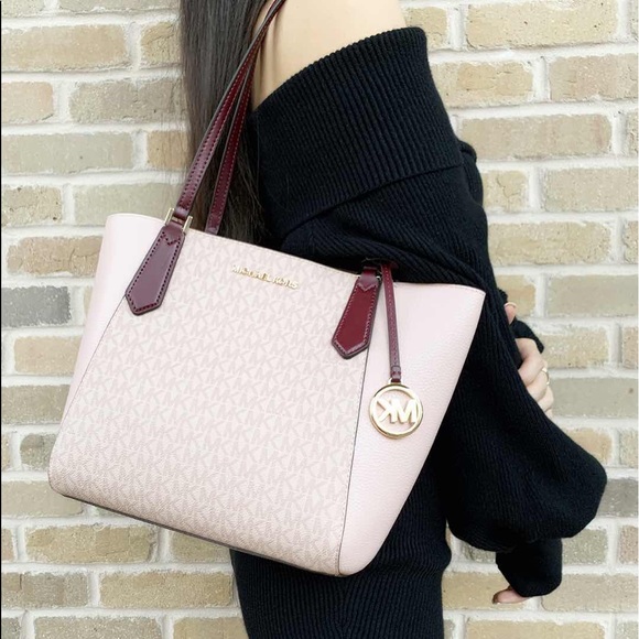 Gaby’sBags👜💕-NWT Michael Kors Tote - Picture 7 of 7